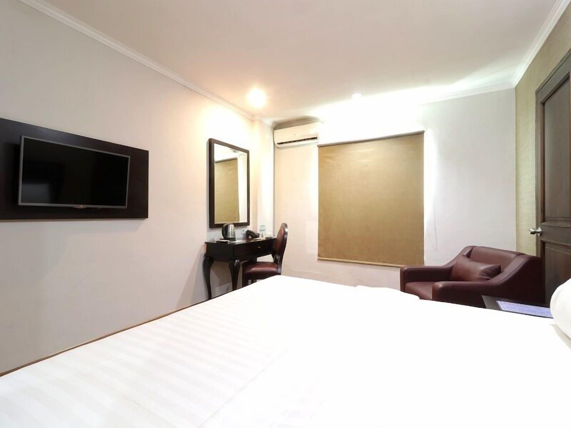 P Hotel Jakarta Eksteriør bilde