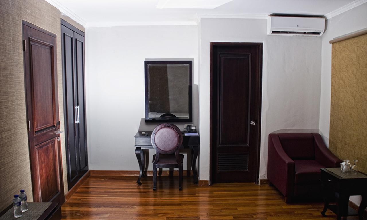 P Hotel Jakarta Eksteriør bilde